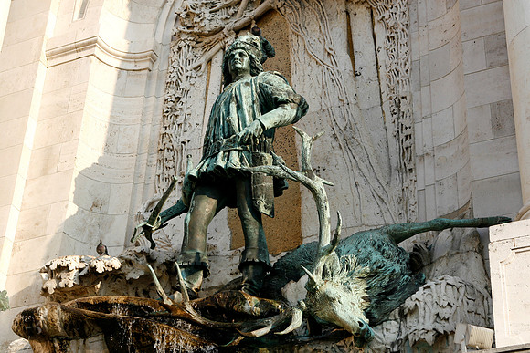 Szarvas Hunter Statue
